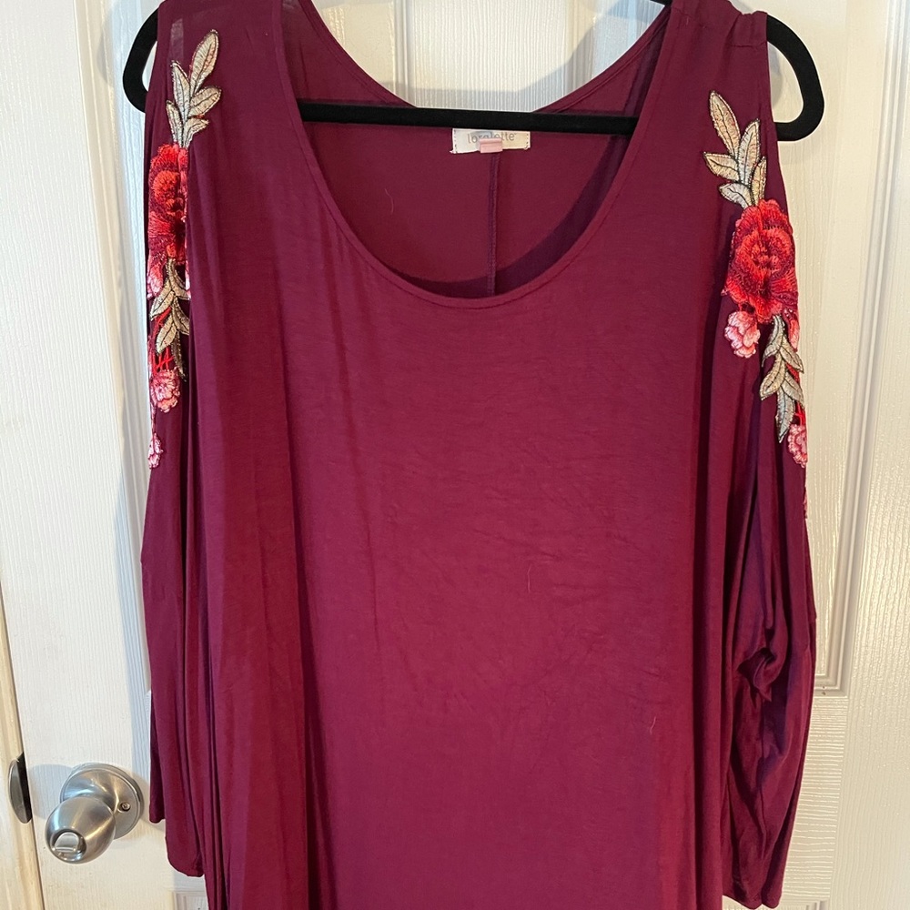 Cold shoulder top